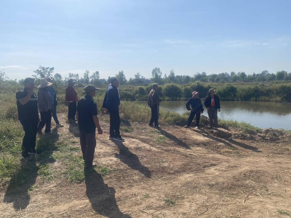 วันพุธที่ 25 ธันวาคม 2568 นายสมควร ระแพงศรี นายกเทศมนตรีตำบลยางชุม  พร้อมด้วย นายสุมิตร มาบุญ รองนายกเทศมนตรี นางสาวรัชนี บุบผาชื่น  รองนายกเทศมตรี นายประกาศ สีหานาวี  นายช่างโยธาฯ ลงพื้นที่บ้านถิ่น หมู่ 5 เพื่อตรวจสอบซ่อมแซมถนนข้ามลำห้วยปะทัด เพื่อให้ประชาชนได้ใช้ในการขนย้ายพืชพันธุ์ทางการเกษตรและเครื่องจักร