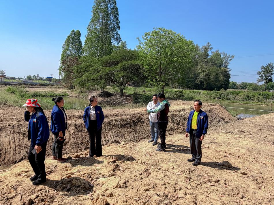 วันที่ 10 กุมภาพันธ์ 2569 นายสมควร ระเเพงศรี นายกเทศมนตรีตำบลยางชุม พร้อมด้วย คณะผู้บริหาร หัวหน้าส่วนราชการ สมาชิกสภาฯในเขตพื้นที่ เเละเจ้าหน้าที่ที่เกี่ยวข้องลงพื้นที่สำรวจโครงการขุดลอกขยายหนองทาง ควายถึงหนองโดน ม.8 บ้านหนองแปน ตำบลเชียงเพ็ง อำเภอกุดจับ จังหวัดอุดรธานี