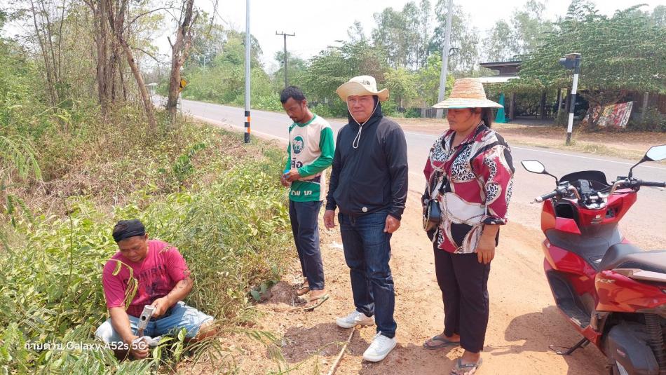 วันที่ 8 เมษายน 2569 นายสมควร ระแพงศรี นายกเทศมนตรีตำบลยางชุม มอบหมายให้นายสุมิตร มาบุญรองนายกเทศมนตรีตำบลยางชุม และพนักงานกองช่างเทศบาลตำบลยางชุม ออกวัดระยะทางว่างแนวท่อน้ำประปาและปักจุดประตูน้ำโครงการน้ำประปาขนาดใหญ่เพื่อแก้ปัญหาขาดแคลนน้ำอุปโภคบริโภคในเขตรับผิดชอบของเทศบาลตำบลยางชุม สายดอนน้อย หมู่11 บ้านตาลโกน หมู่8 บ้านหนองแปน  หมู่9  บ้านดงหินโงม หมู่.7 บ้านโนนทอง ตำบลเชียงเพ็ง อำเภอกุดจับ จังหวัดอุดรธานี 