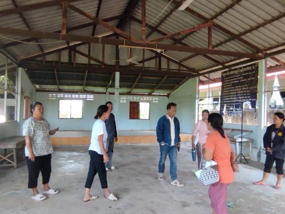 วันที่ 8 ตุลาคม 2567 นายสมควร ระเเพงศรี นายกเทศมนตรีตำบลยางชุม มอบหมายให้เจ้าหน้าที่กองช่าง ลงพื้นที่สำรวจเเละซ่อมแซมไฟฟ้าในชุมชน บ้านตาลโกน หมู่ที่11  