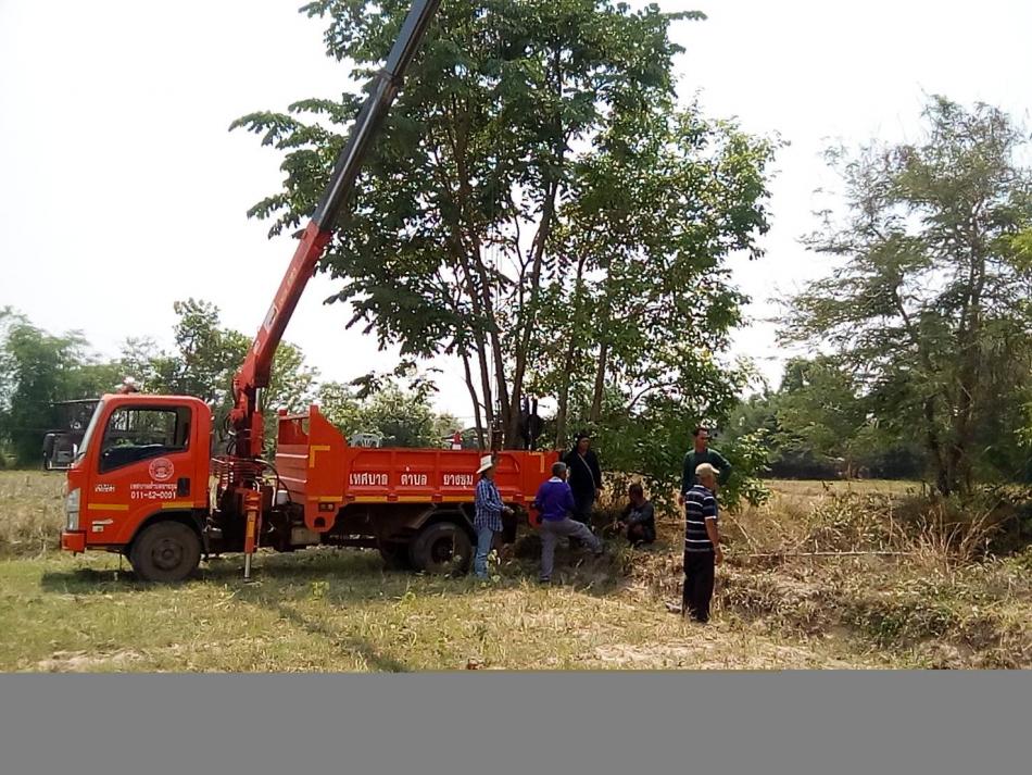 วันที่ 7 เมษายน 2569 นายสมควร ระเเพงศรี นายกเทศมนตรีตำบลยางชุม มอบหมายให้เจ้าหน้าที่ประจำรถกระเช้าลงพื้นที่อำนวยความสะดวกให้ความช่วยเหลือประชาชนช่วยวัวตกน้ำ หมู่ 11 บ้านตาลโกน ตำบลเชียงเพ็ง อำเภอกุดจับ จังหวัดอุดรธานี