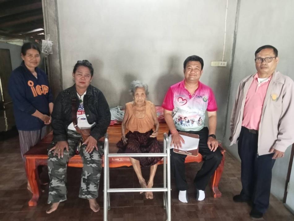 วันที่ 23 กันยายน 2568 เวลา 14.00 น. นายสมควร  ระแพงศรี นายกเทศมนตรีตำบลยางชุม  มอบหมายให้  นายคมสัน เสนสอน หัวหน้าฝ่ายอำวยการ พร้อมนายวิชัย เมมาลี นักพัฒนาชุมชน และนายพสิษฐ์ คูณแก้ว นักวิชาการ สาธารณสุข ลงพื้นที่สำรวจความต้องการแพมเพิสสำหรับผู้พิการที่มีภาวะพึ่งพิง ร่วมกับเจ้าหน้าที่ผู้ประสานงานกับมูลนิธิฯ อุดรธานี