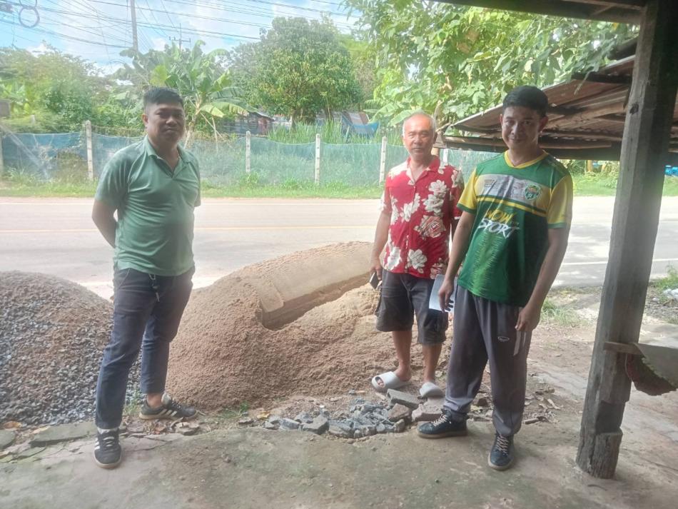 วันที่ 17 กันยายน 2568 เวลา 15.00 น. นายสมควร  ระแพงศรี นายกเทศมนตรีตำบลยางชุม  มอบหมายให้ นายวิชัย เมมาลี นักพัฒนาชุมชน เจ้าพนักงานป้องกันฯ และผู้ช่วยเจ้าพนักงานชุมชน  ลงพื้นที่บ้านจุ้ม หมู่ที่ 6 เพื่อติดตามการดำเนินงานตามโครงการปรับสภาพแวดล้อมและสิ่งอำนวยความสะดวกของผู้สูงอายุให้เหมาะสมและปลอดภัย 