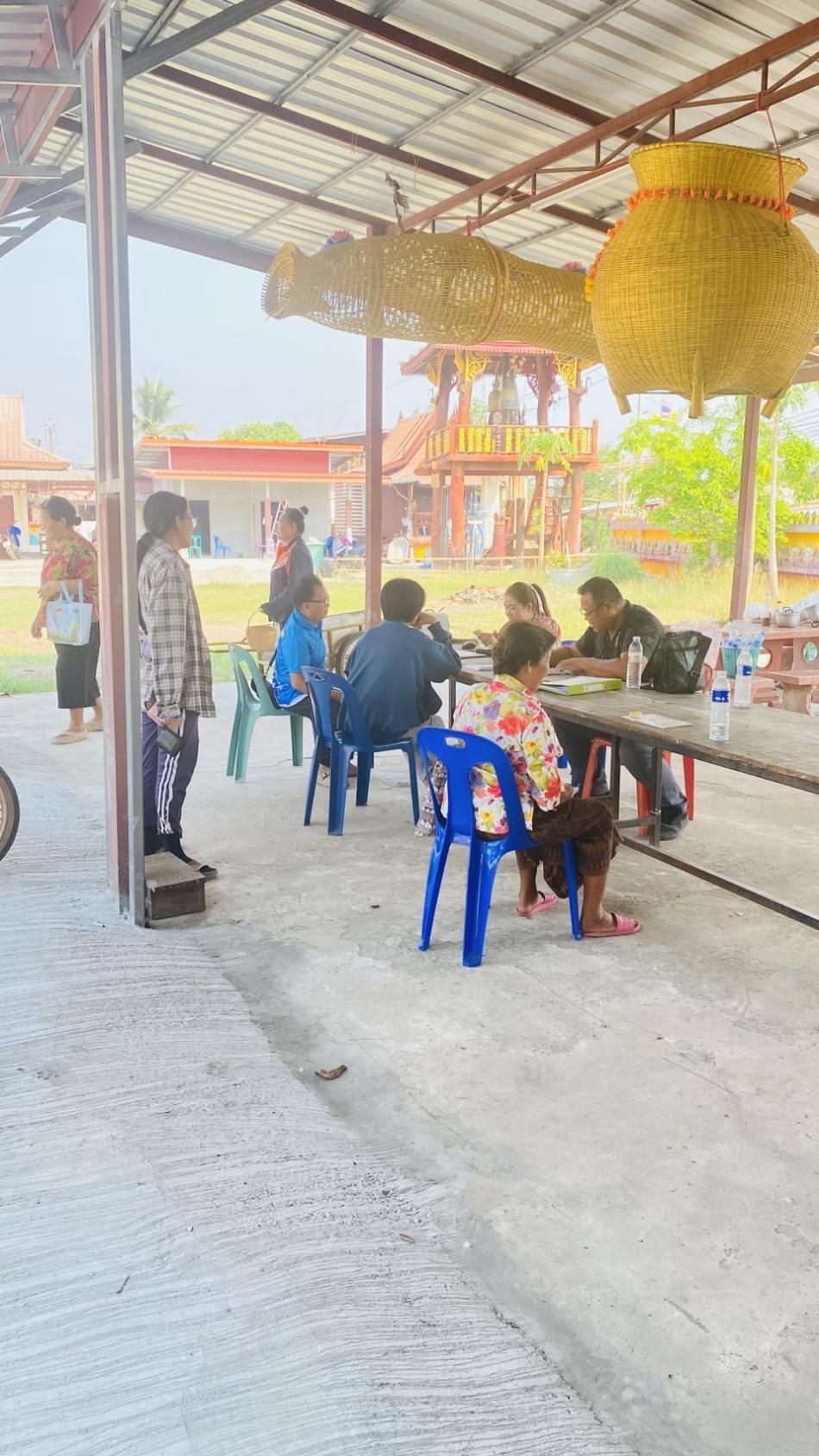 วันที่ 9 เมษายน 2569 นายสมควร ระเเพงศรี นายกเทศมนตรีตำบลยางชุม มอบหมายให้ งานจัดเก็บรายได้ออกพื้นที่เก็บค่าขยะ หมู่ 13 บ้านยางชุม ตำบลเชียงเพ็ง อำเภอกุดจับ จังหวัดอุดรธานี