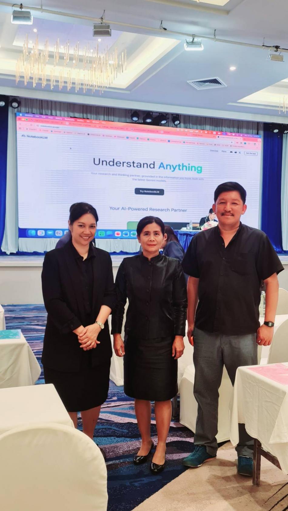 วันจันทร์ที่ 23 มีนาคม 2569 เวลา 08.00 น. นางรพีพรรณ ปานะถึก ปลัดเทศบาลตำบลยางชุม พร้อมด้วย นางสุดาภรณ์ ศรีหิรัญ รองปลัดเทศบาลตำบลยางชุม และนายวิษณุ เกษตรเอี่ยม นักวิเคราะห์นโนบายและแผน เข้าร่วมประชุมโครงการขับเคลื่อนเพื่อพัฒนาและยกระดับคะแนนการประเมินคุณธรรมและความโปร่งใสในการดำเนินงานของหน่วยงานภาครัฐ (ITA) ประจำปีงบประมาณ พ.ศ. 2569