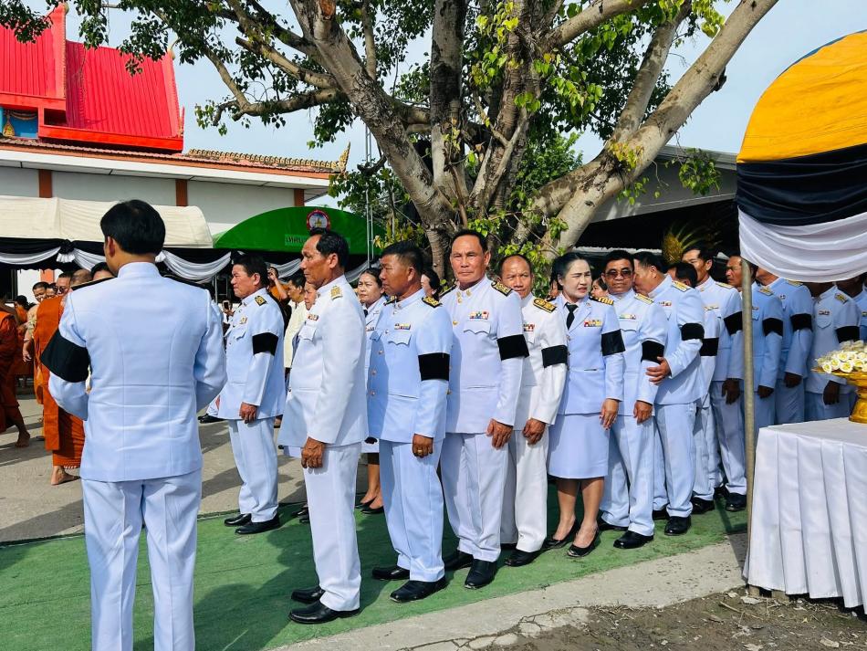 วันอาทิตย์ ที่  5 ตุลาคม 2568 นายสมควร คะเเพงศรี นายกเทศมนตรีตำบลยางชุม พร้อมด้วย คณะผู้บริหาร   สมาชิกสภาฯ  ข้าราชการ กำนัน ร่วมพิธีพระราชทานเพลิงศพ พระครูอุดรจันโทภาส (หลวงปู่แวว จนฺทโชโต) อดีตเจ้าอาวาสวัดเดชสว่าง บ้านหนองบึงมอ ตำบลเชียงเพ็ง อำเภอกุดจับ จังวัดอุดรธานี ณ วัดเดชสว่าง บ้านหนองบึงมอ 