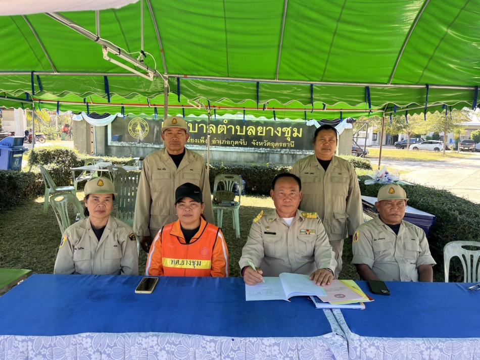 วันที่ 5 มกราคม 2569  นายสมควร ระเเพงศรี นายกเทศมนตรีตำบลยางชุม ตรวจด่านจุดบริการประชาชนโครงการป้องกันและลดอุบัติเหตุทางถนนช่วงเทศกาลปีใหม่  ณ หน้าสำนักงานเทศบาลตำบลยางชุม