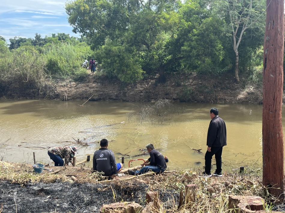 วันที่ 30 ตุลาคม 2568 นายสมควร ระเเพงศรี นายกเทศมนตรีตำบลยางชุม พร้อมด้วย นางสาวรัชนี บุบผาชื่น รองนายกเทศมนตรีตำบลยางชุม นางสนิท ม่วงสุราฎร์ เลขานุการนายกเทศมนตรี นายธวัช บุติพันคา สมาชิกสภาเทศบาล ลงพื้นที่จัดเตรียมสถานที่ลอยกระทง ณ หนองทางควาย